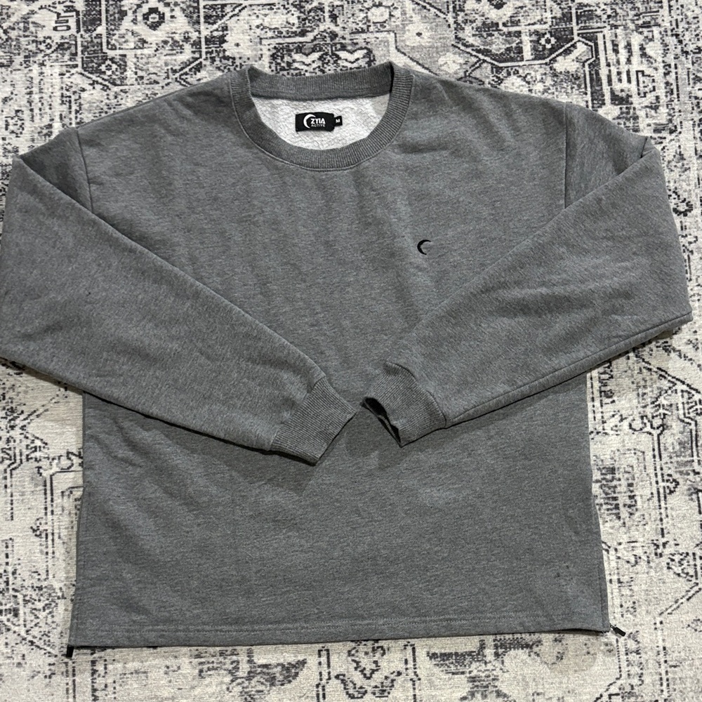ZYIA Charcoal Crewneck Top